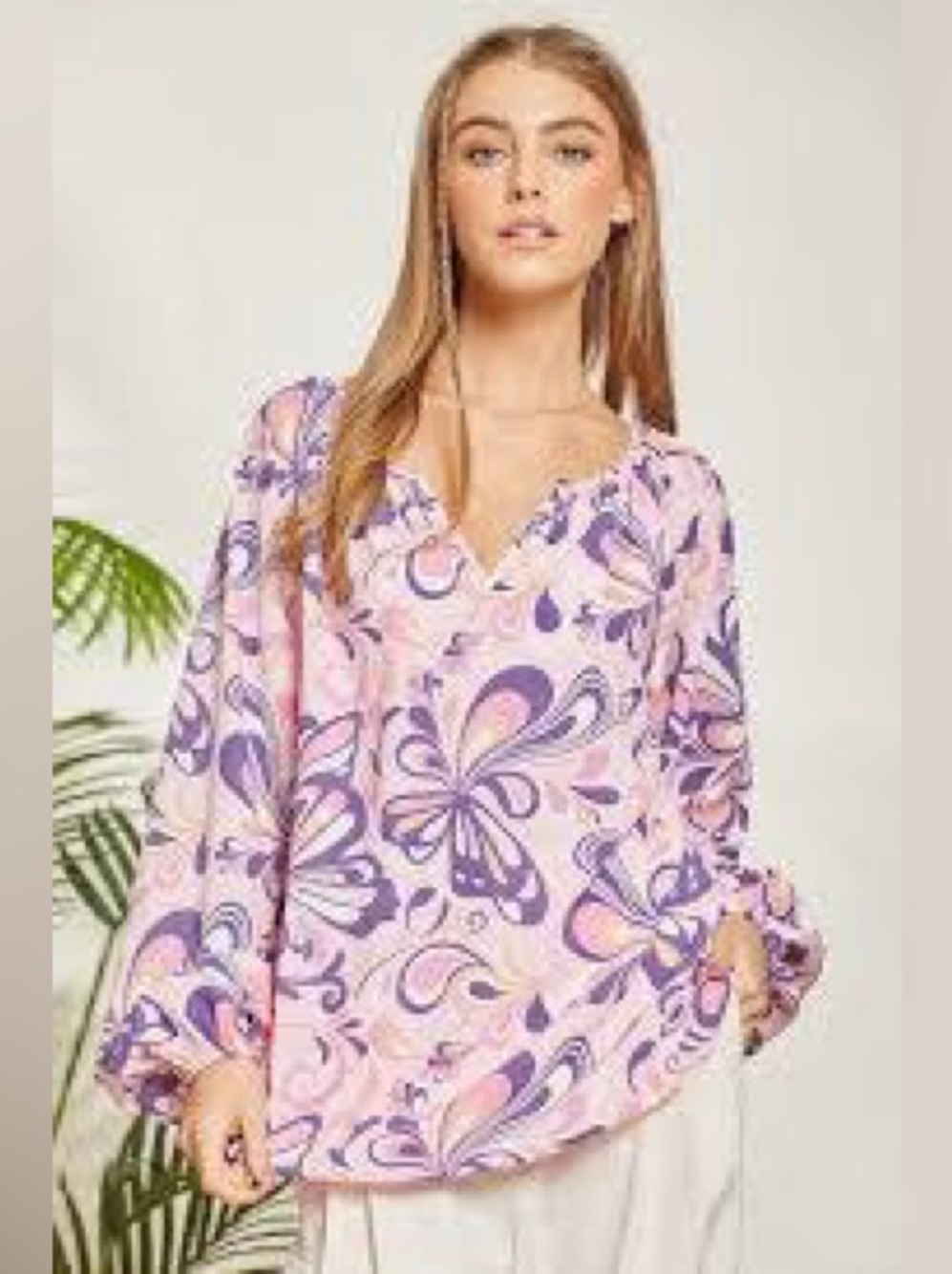 NWT Emily Wonder Retro Abstract Floral V-Neck Blouse small pink